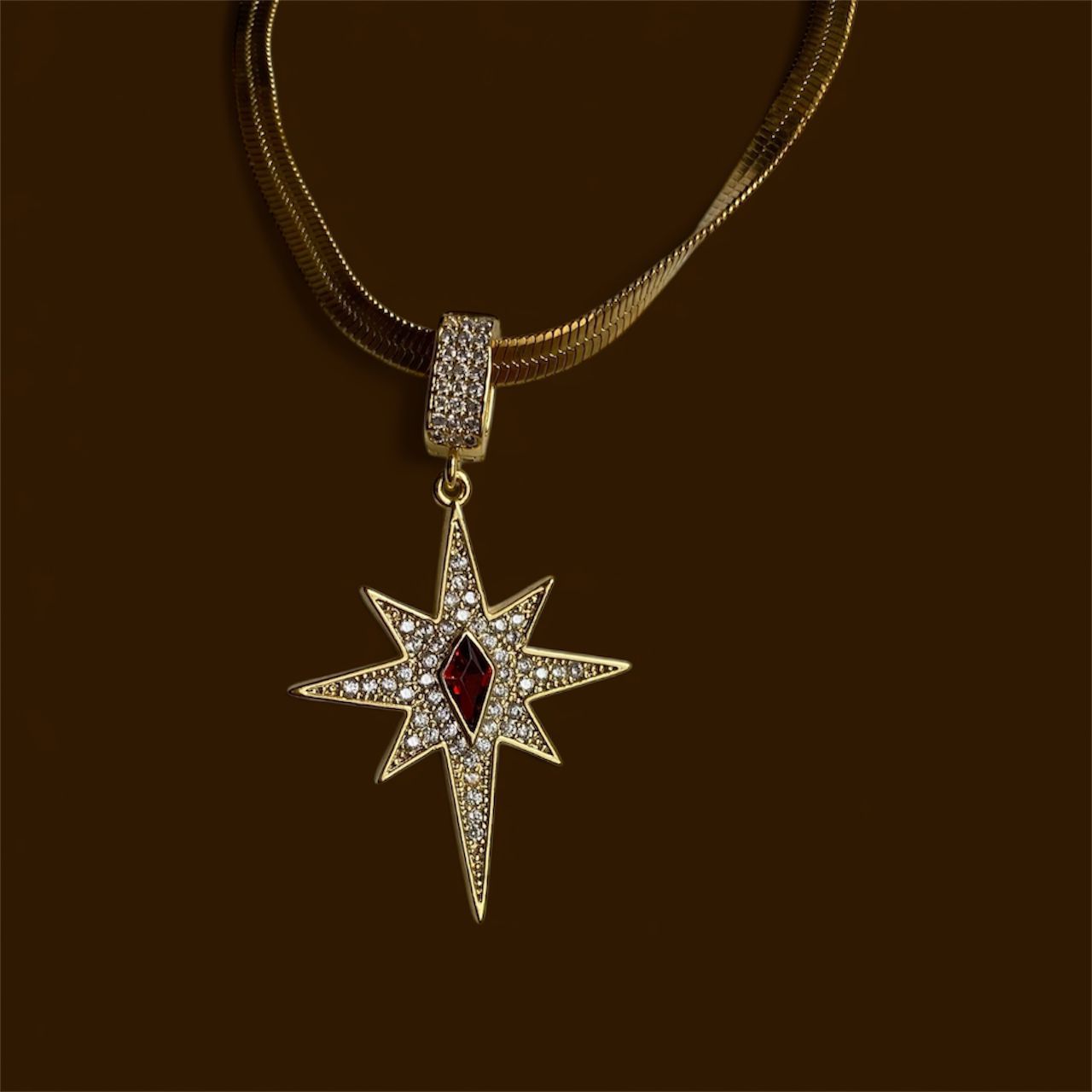 Imperial Star Kırmızı Taşlı Işıltılı Yıldız Kolye - Görsel 2